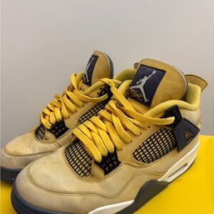 Jordan 4 Lightning Size 10 Men’s (HEAVILY WORN)